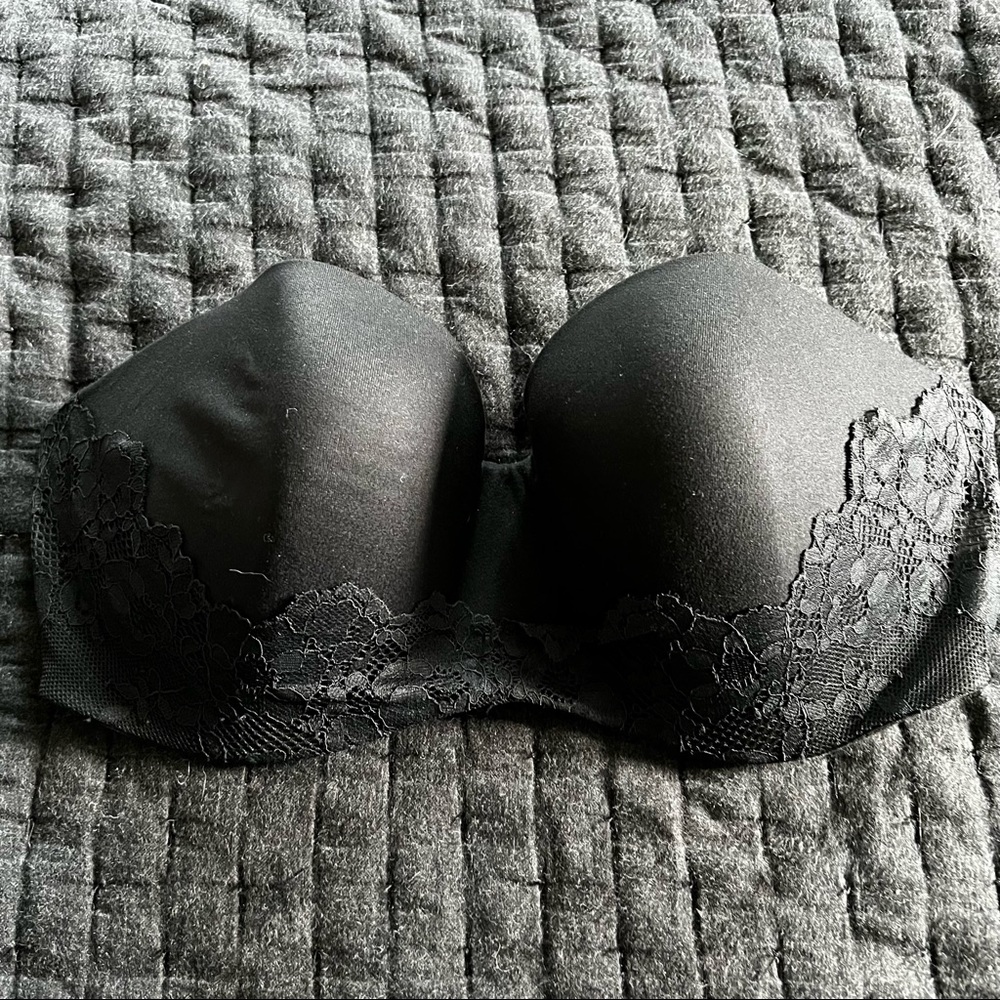 LIKE NEW!!!! Body by Victoria Line Strapless BLACK LACE Bra